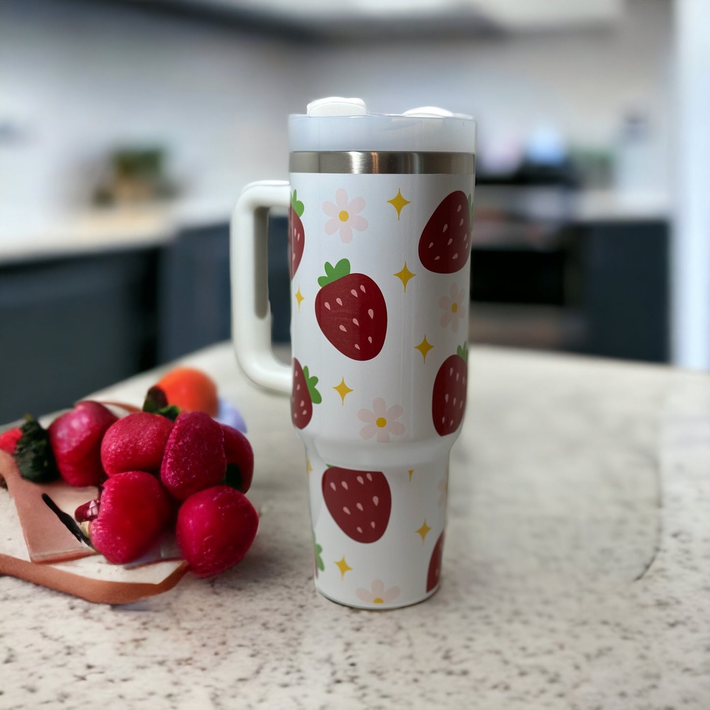 Strawberry and Daisies Tumbler - With handle and straw